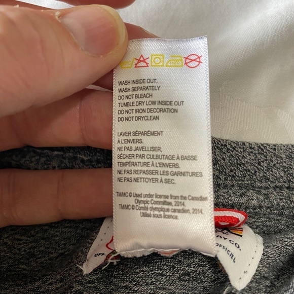 Hudson's Bay Co. Men's Great Canadian Outdoor Hockey Team‎ T-shirt Large - Picture 9 of 12